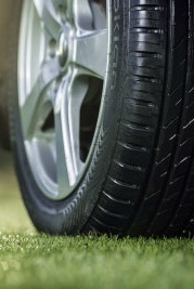 بيع الإطارات الزراعية والصناعية وإطارات الشاحنات وإطارات الركاب بالجملة في بولندا